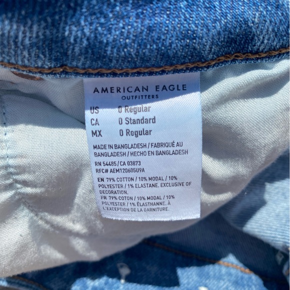 AE Stretch Ripped Curvy Mom Jean - Picture 4 of 4